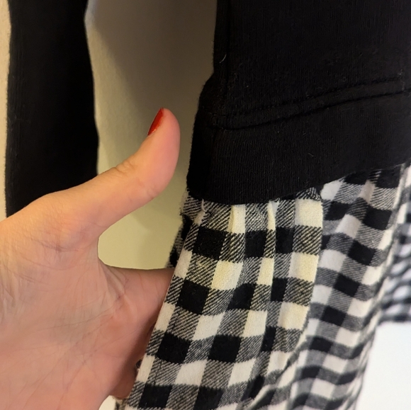 Vineyard Vines Mixed Media Black and white Plaid Sweatshirt Girls Dress - Picture 2 of 10